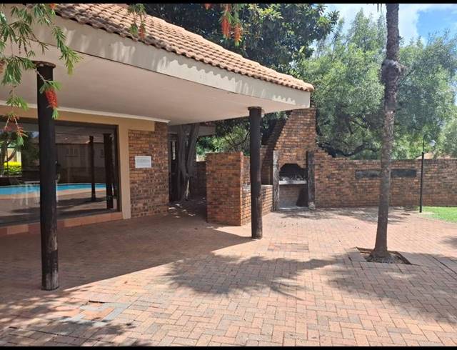 2 BEDROOM TOWNHOUSE FOR SALE IN OLYMPUS AH